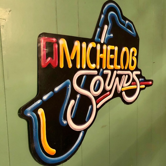 Vintage Michelob Sounds Tin Metal Beer Sign Embossed Music 32x28 Man Cave Garage - Picture 2 of 7